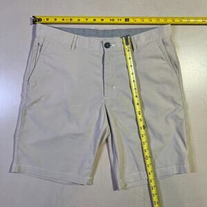 Tommy Bahama Chip Shot Island Golf Zone 10-Inch Shorts Khaki Men 36 Performance